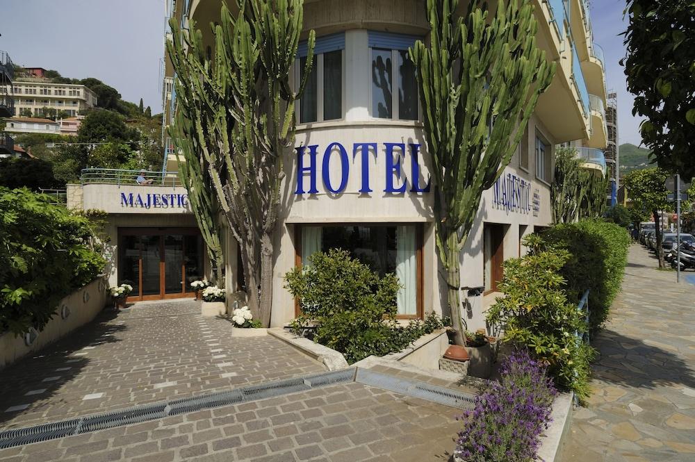 Majestic By Lvg Collection Hotel 4*