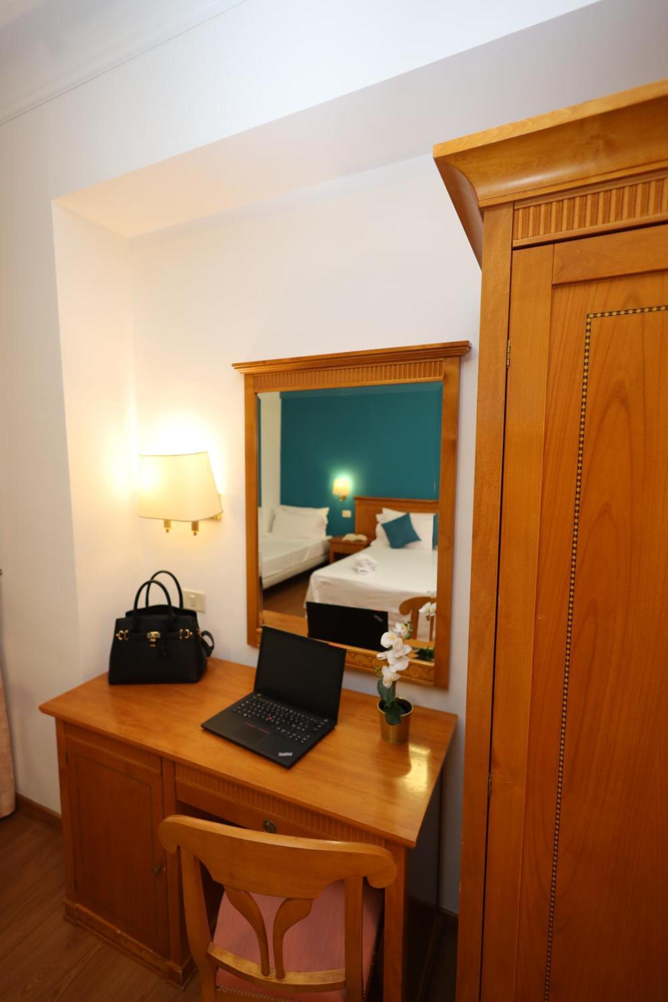 Hotel Majestic By Lvg Collection